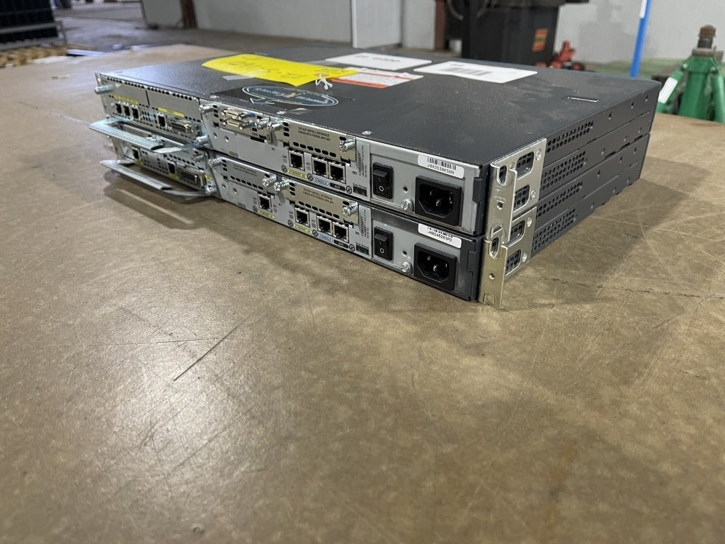 CISCO SYSTEMS 2600 Series Router