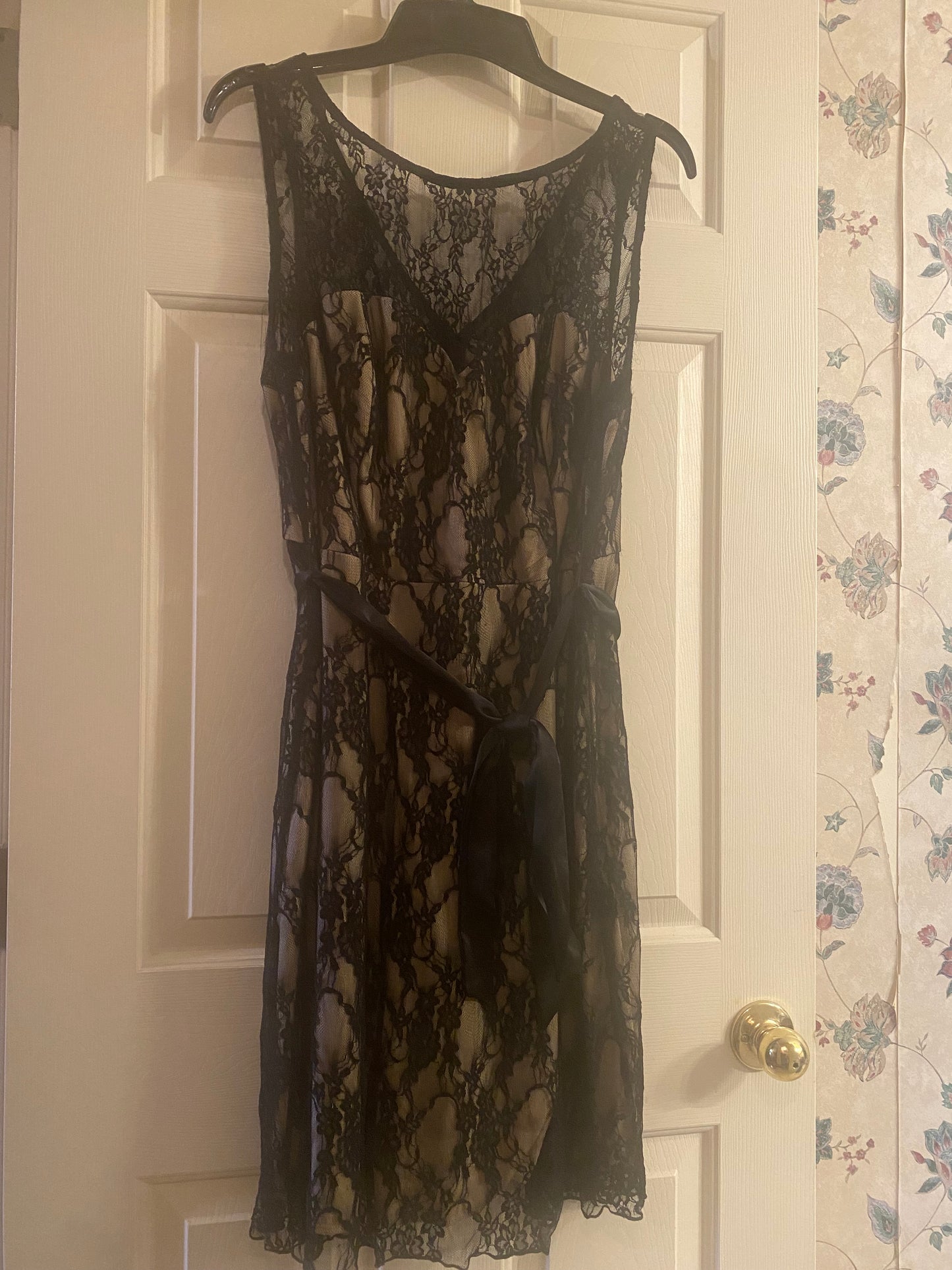 Trixxi Nylon/Spandex Contrast Lining Lace/Black /Nude Dress w/Sash Size 20W