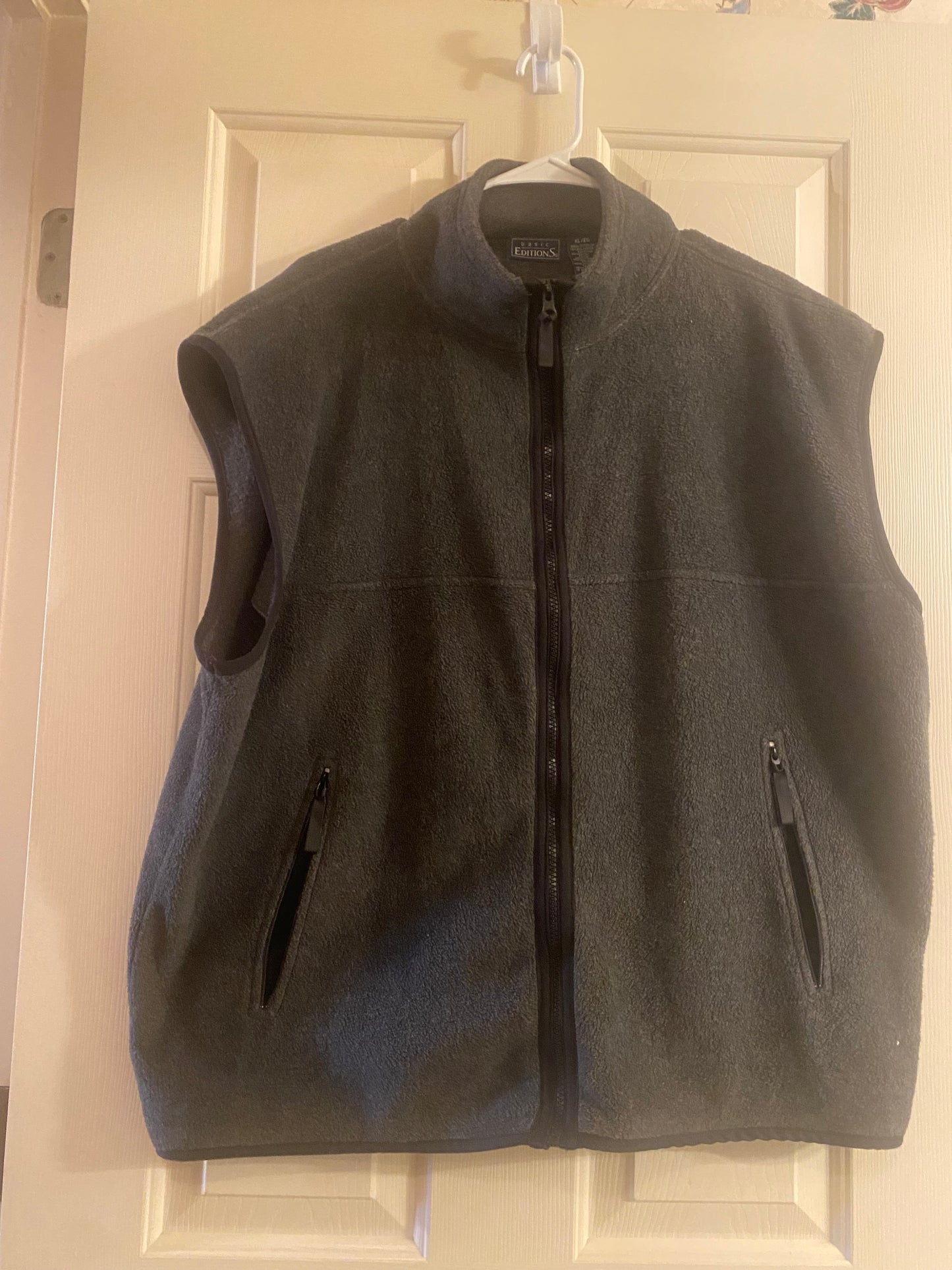 Basic Editions Fleece Vest- Front Zipped w/ Zip Pockets  Women XL