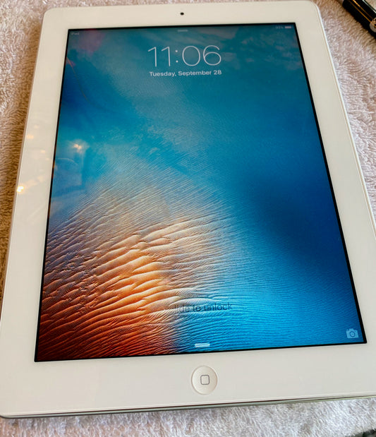 Apple iPad 2nd Generation 16GB White WiFi Screen Separation - Fully Functional!