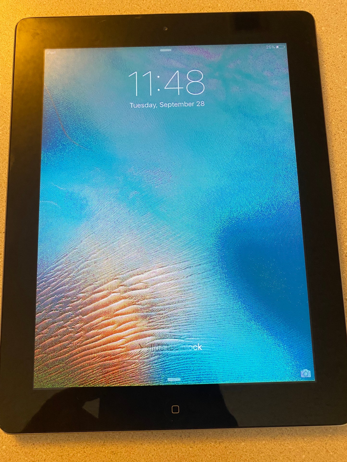 (As-Is) Apple iPad 2 16GB, Wi-Fi (Unlocked), 9.7in - Black - A1395 Color Issue