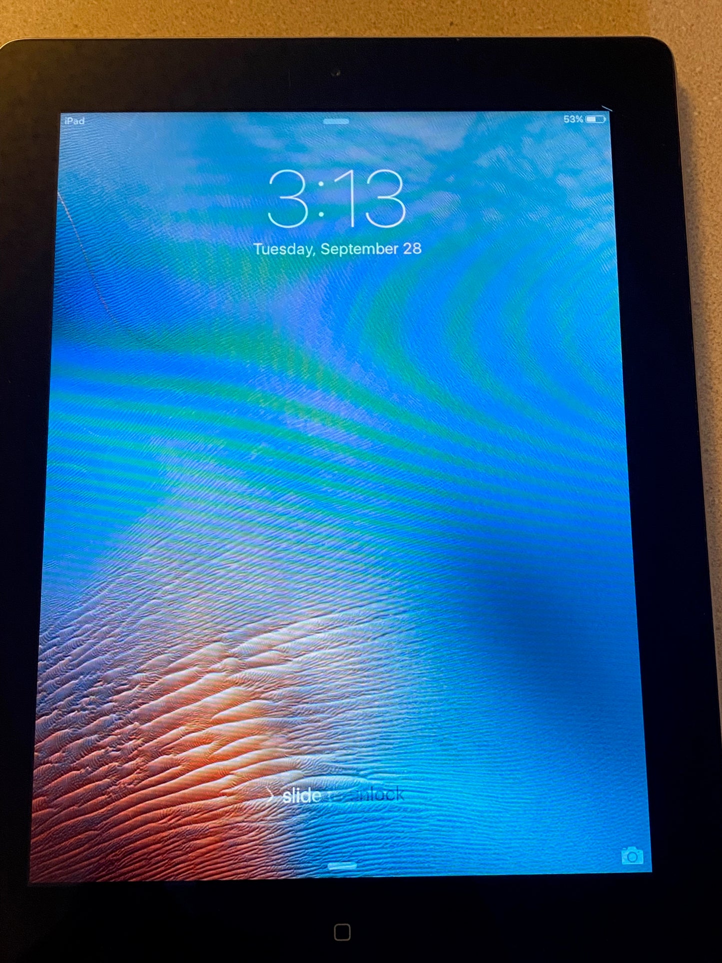 Apple iPad 2 A1395 16GB, Wi-Fi (Unlocked), 9.7in - Black - AS-IS Cracked Screen
