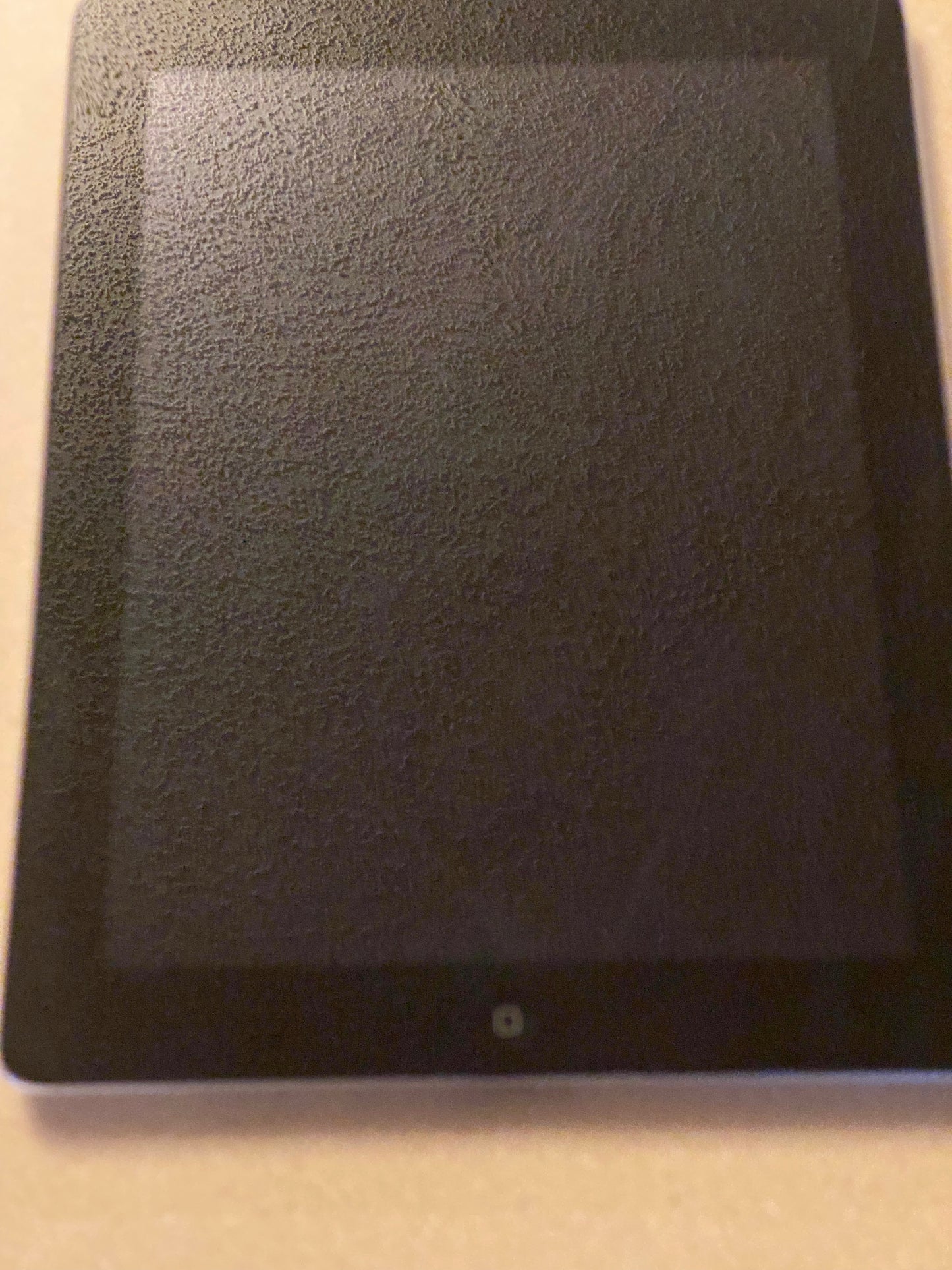 Apple iPad 3rd Gen. A1416 32GB, Wi-Fi (Unlocked), 9.7in Black - Cracked Screen