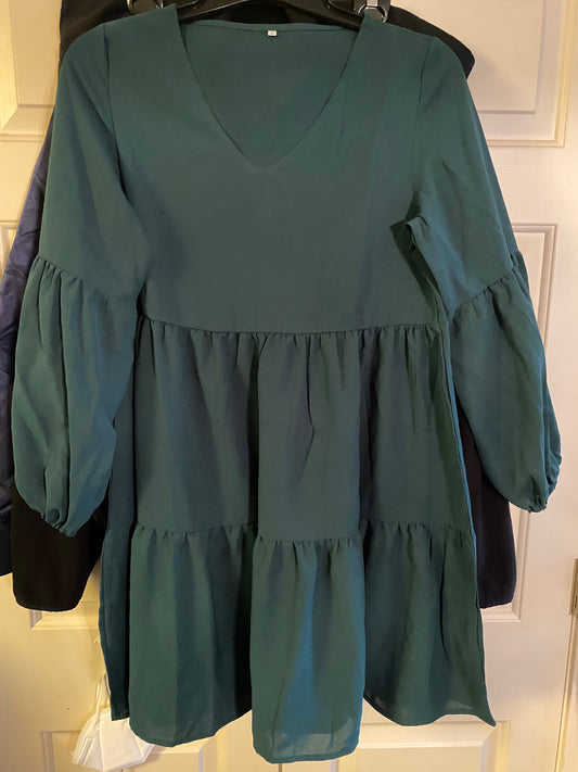 Women's Green Ruffled Dress V-neck Pull Over 3/4 length sleeves Size M Medium