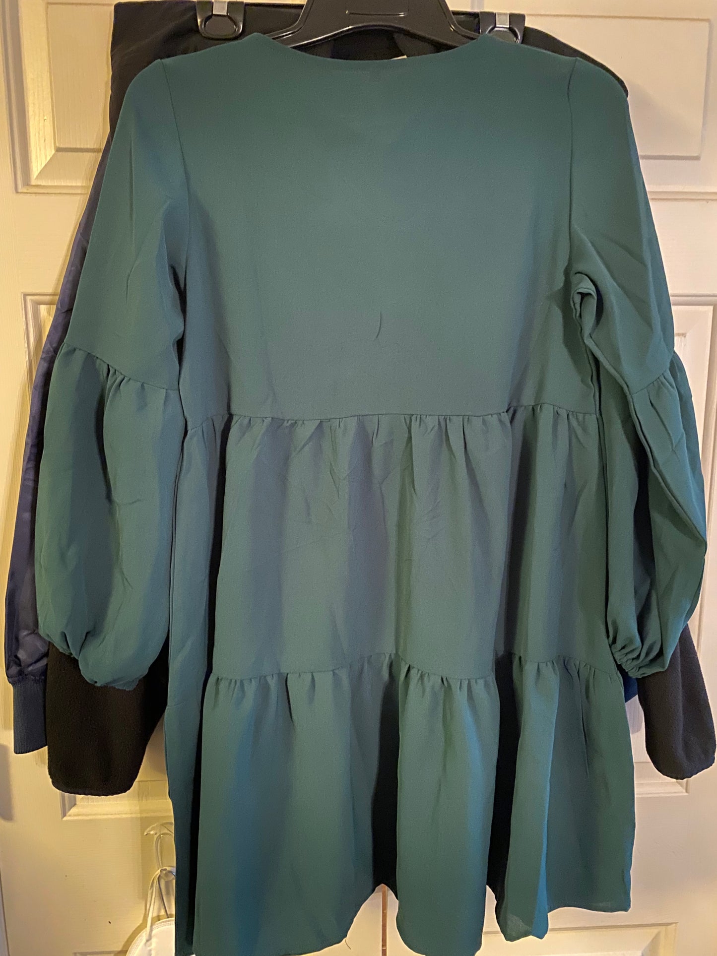 Women's Green Ruffled Dress V-neck Pull Over 3/4 length sleeves Size M Medium