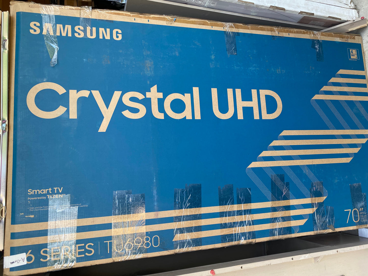Samsung Crystal UHD 6 Series 70"TV